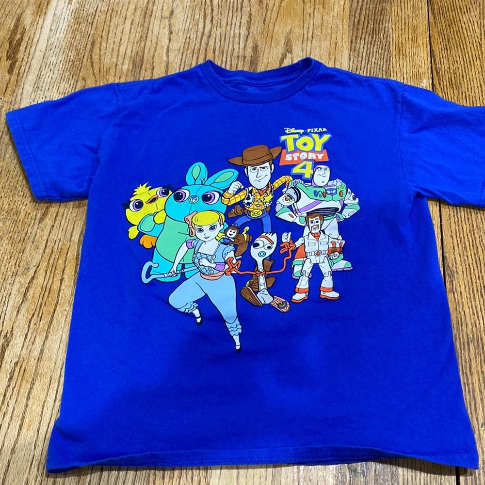 Disney Toy Store Tee in Blue. Size YL - 12/14